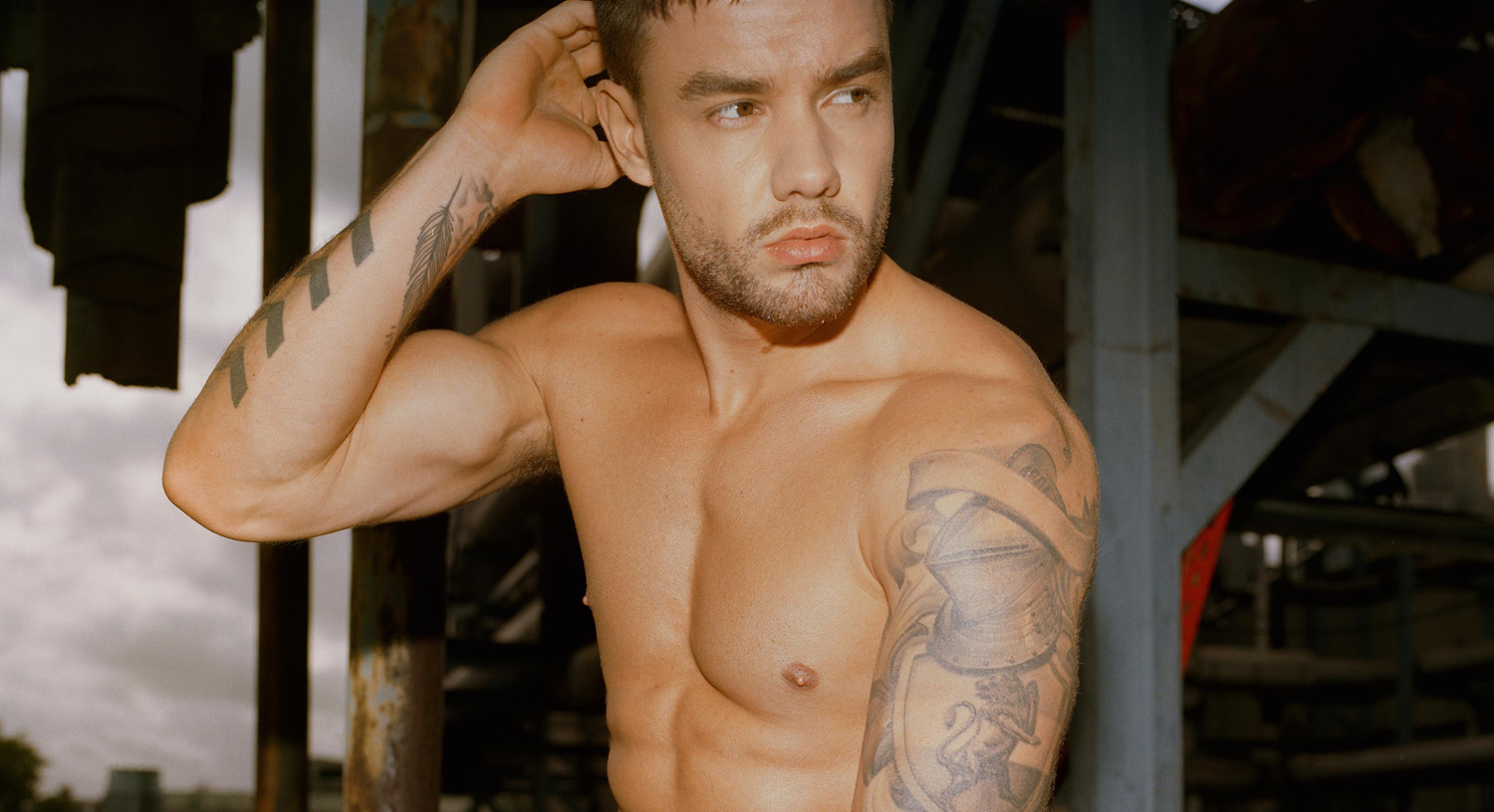Liam Payne Dances & Works Out While Shirtless On a Yacht 