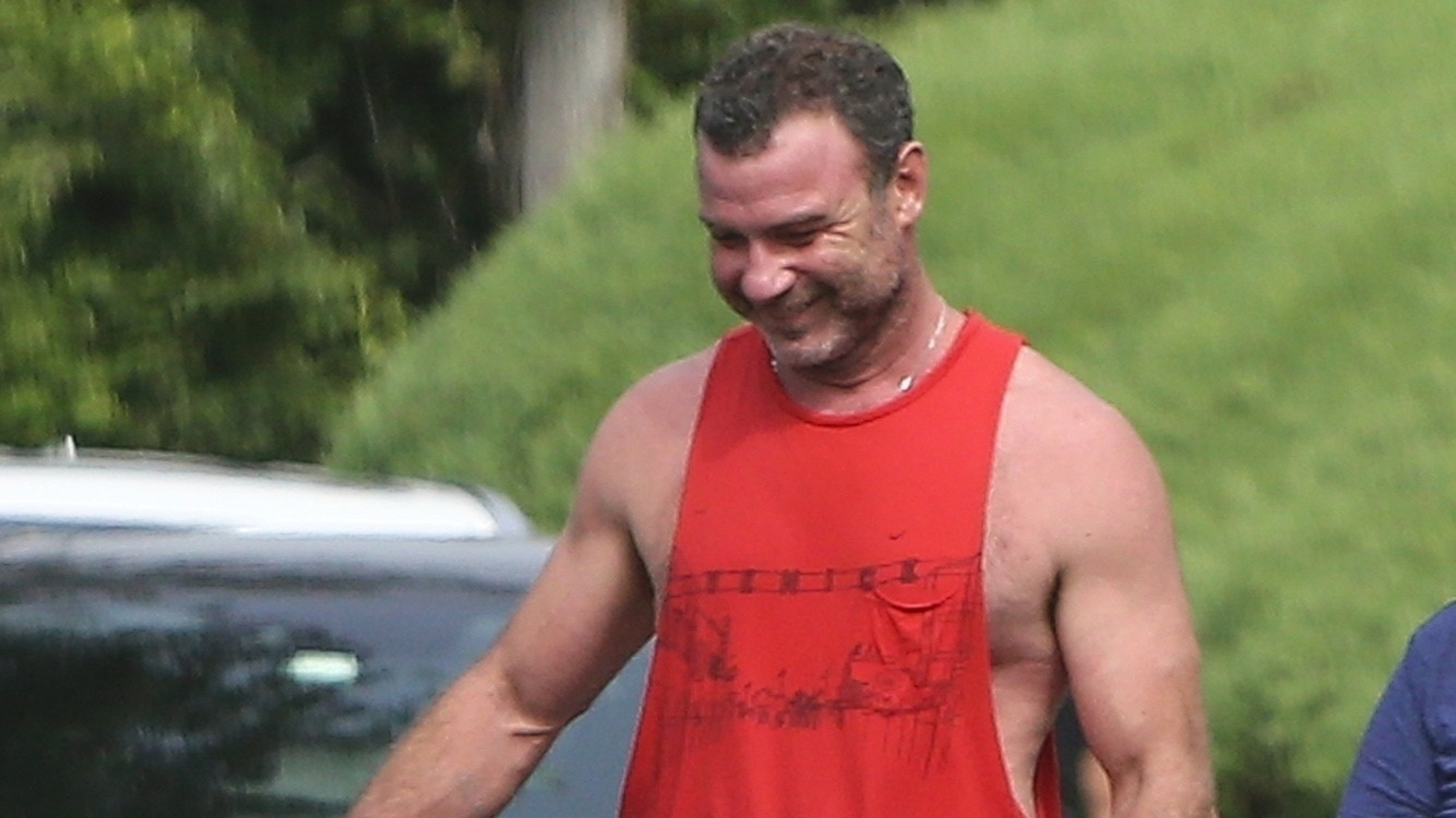 Liev Schreiber Shows Off His Muscles at the Beach with His