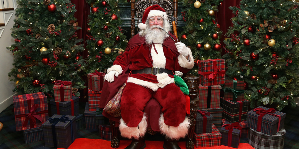 Trump Administration Plan to Offer Santa Claus Performers Coronavirus