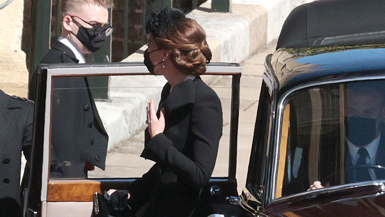 Kate Middleton Enters Solo at Prince Philip’s Funeral After Arriving