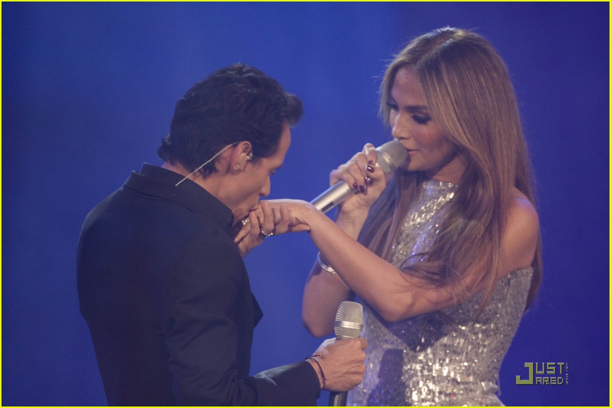 Mark lopez. Jennifer lopez kiss. marky mark jennifer lopez.