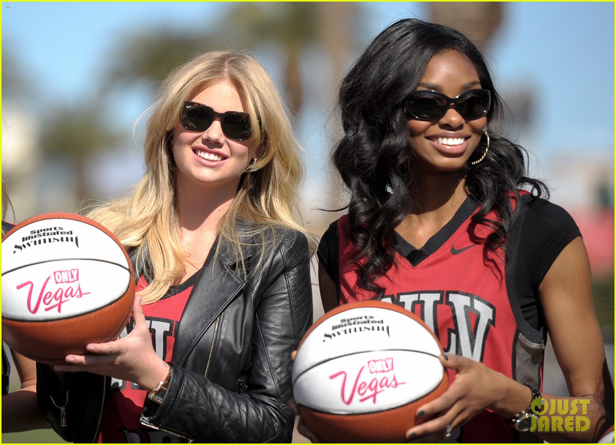 Five sport. Кейт Аптон на бейсболе. V спорте.