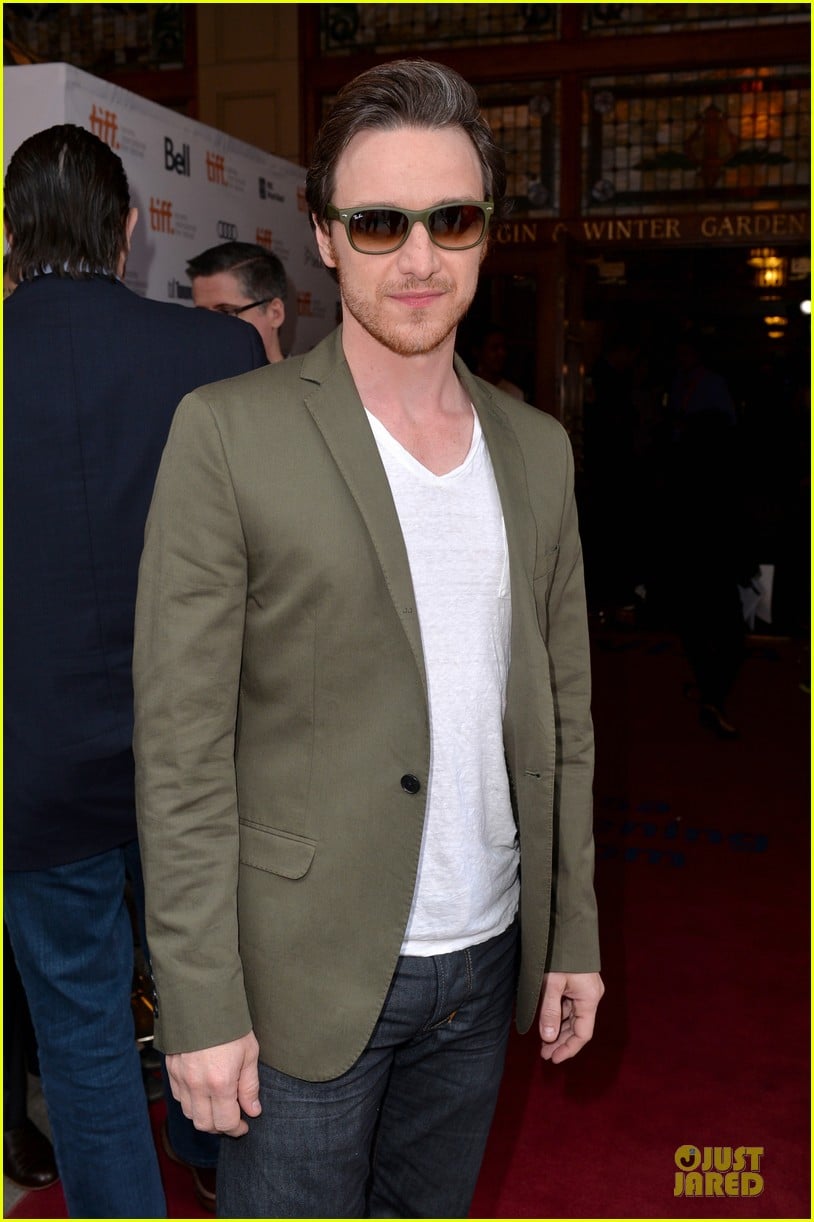 http://cdn01.cdn.justjared.com/wp-content/uploads/2013/09/chastain-mcavoy/jessica-chastain-james-mcavoy-disappearance-of-eleanor-rigby-tiff-premiere-20.jpg