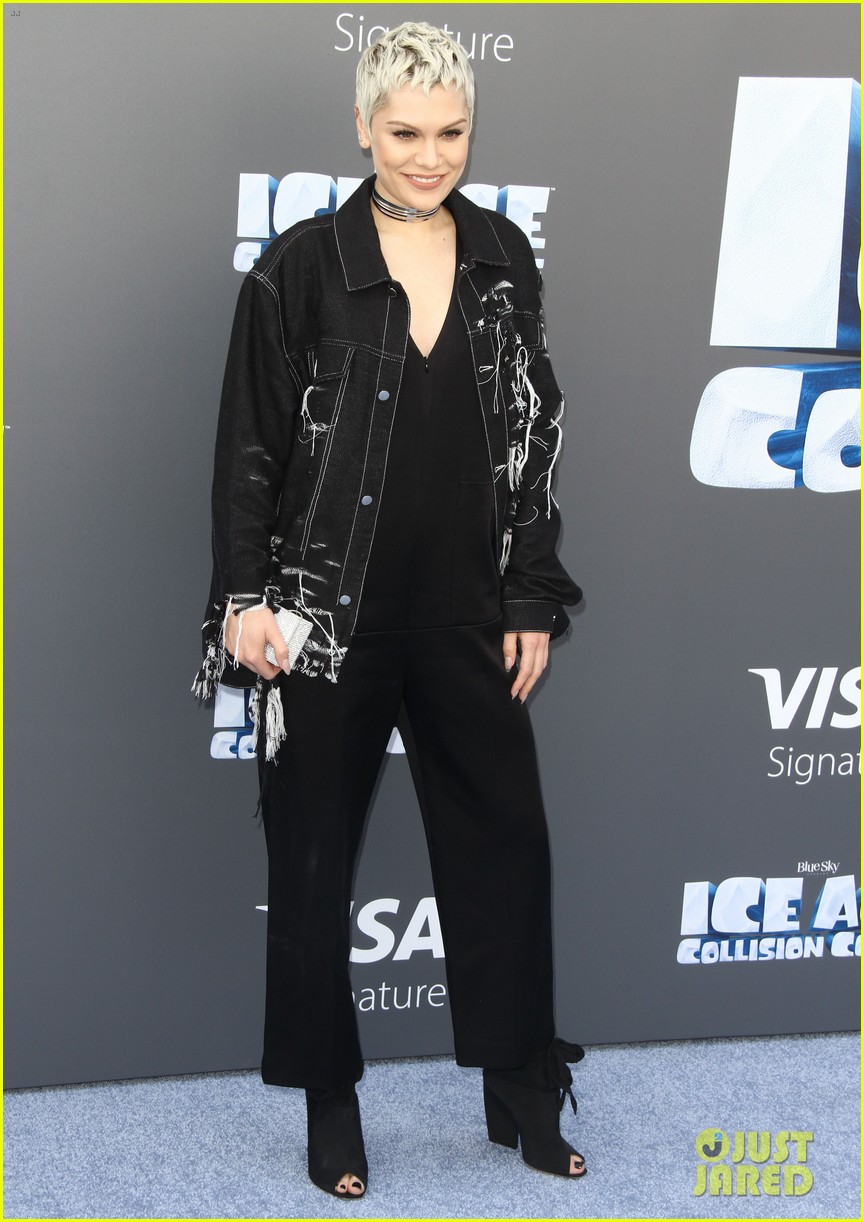 Jennifer Lopez Helps Premiere 'Ice Age: Collision' in LA: Photo 3708530 ...