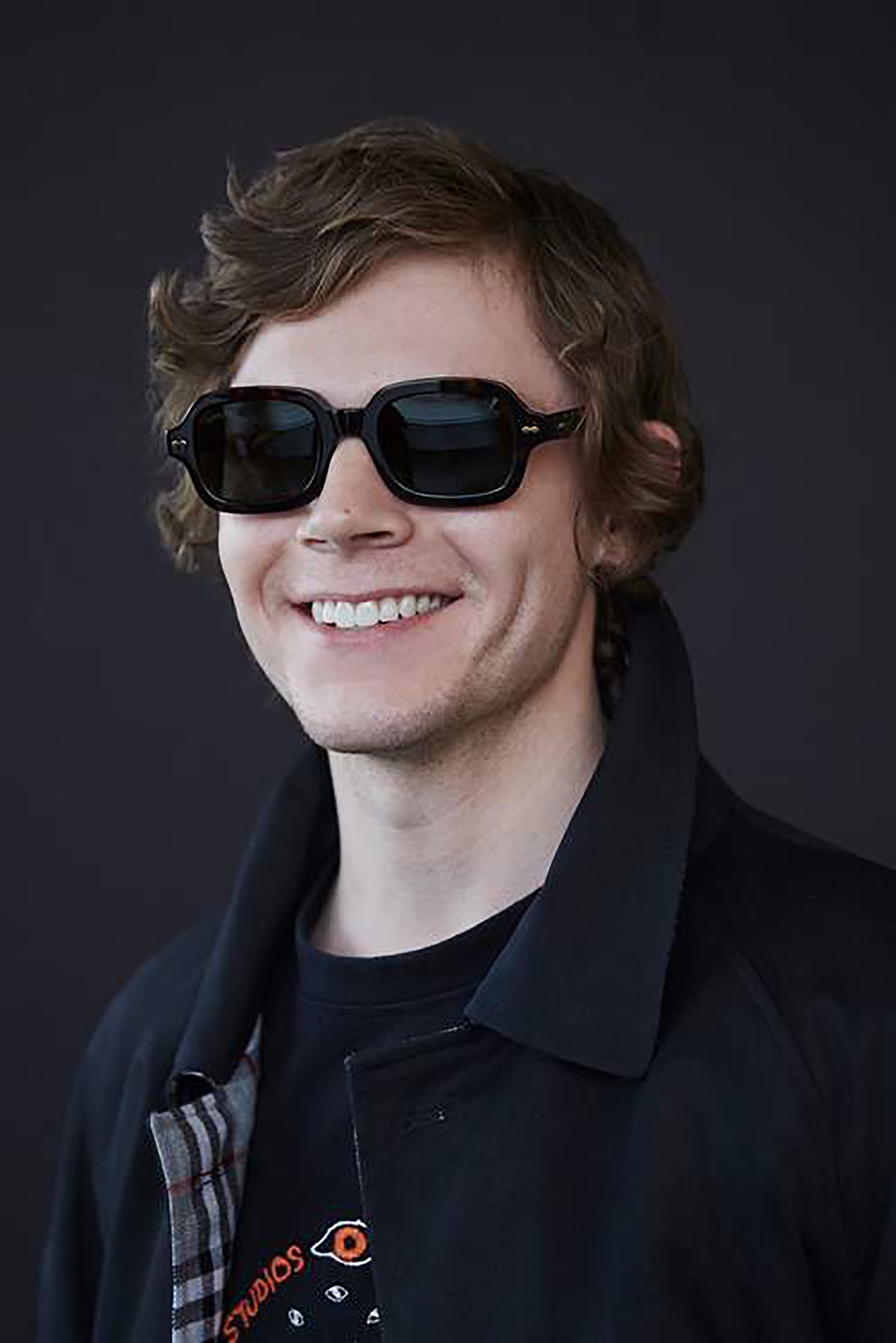 Evan Peters Opens Up About His Role in 'Pose': Photo 4093800 | Evan ...