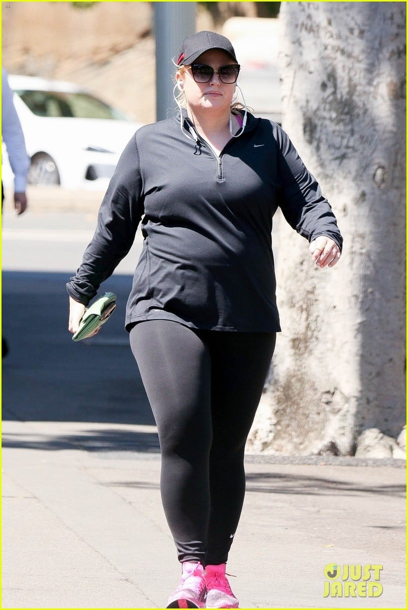 Rebel Wilson Kicks Off Her Morning with Workout in Sydney: Photo ...