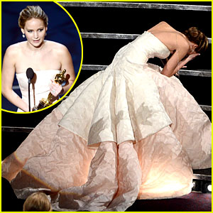 Jennifer Lawrence FALLS at Oscars 2013!